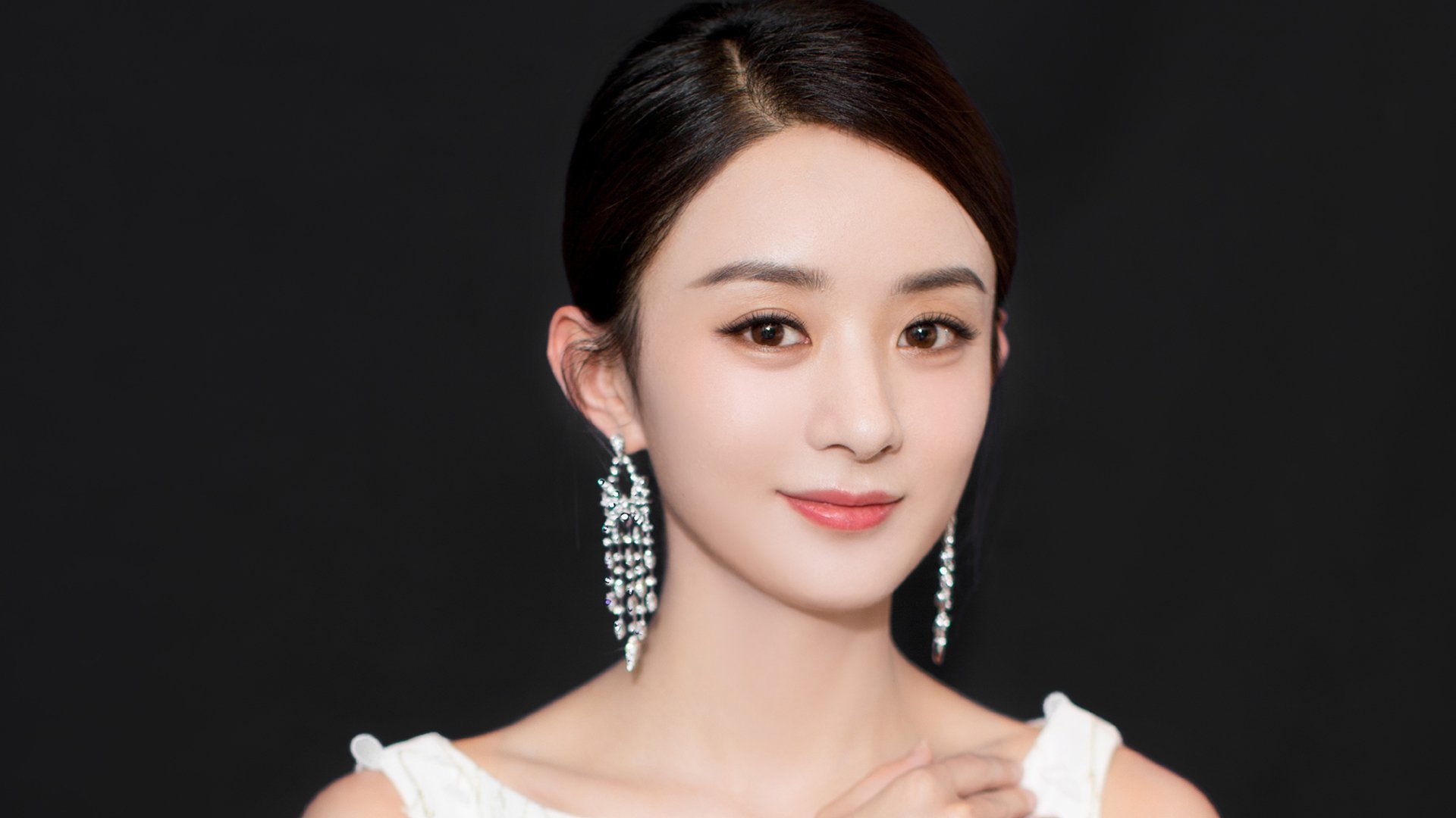 西甲焦点战:皇马客场逆转巴萨,争冠悬念重燃,西甲30轮皇马对巴萨