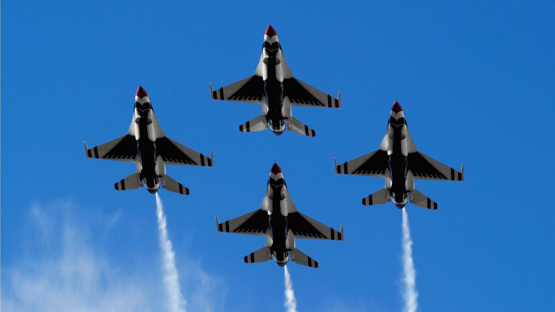 开云官方网页登录-体育中心夜跑活动广受市民欢迎，体育场夜跑